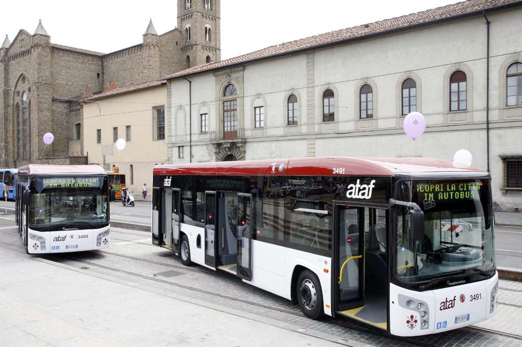 Firenze 26/07/2010.presentazione nuovi autobus ATAF Foto.ag.nonamephoto.it