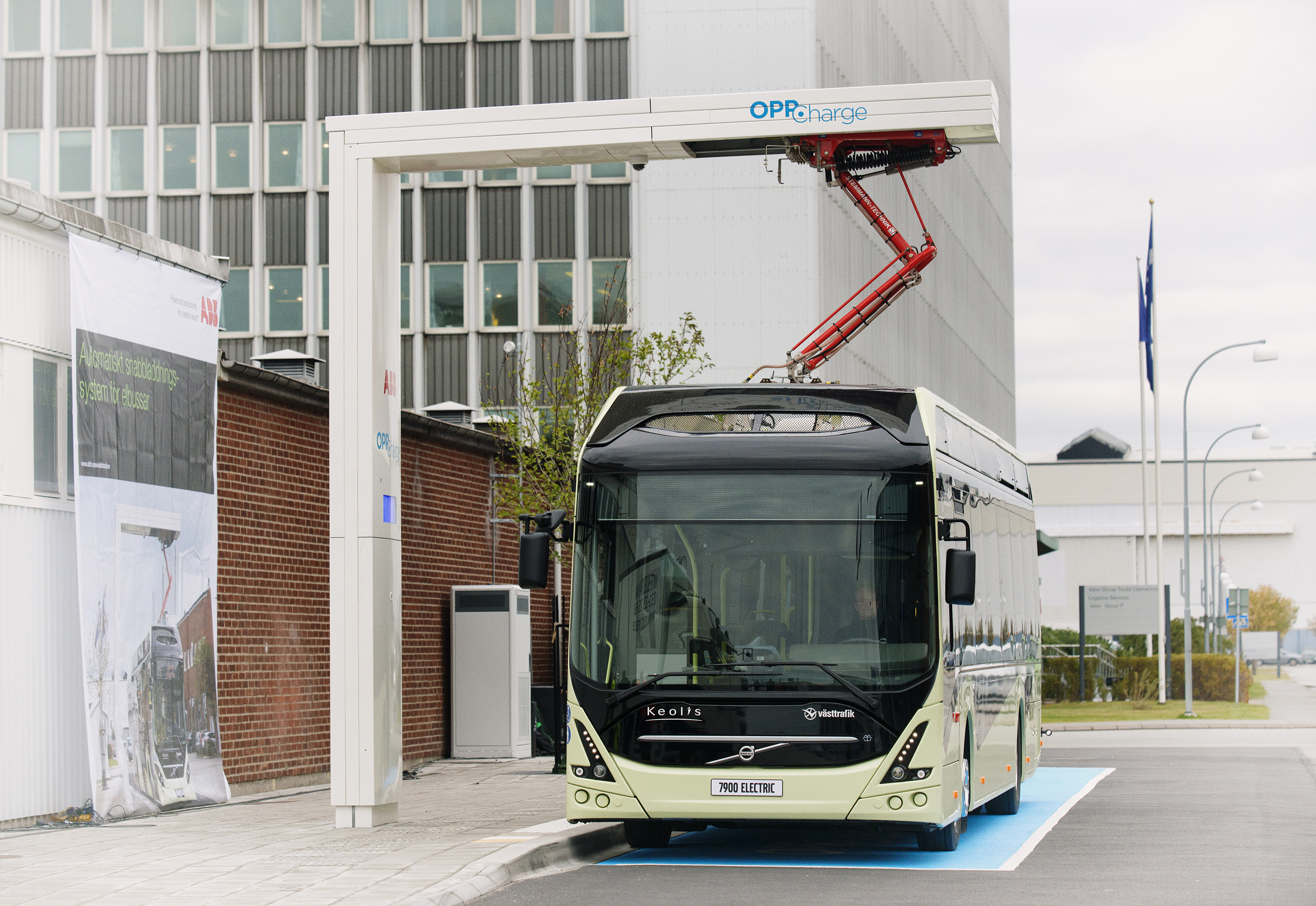 2016 10 12 Volvo Arendal Invigning av ABB laddstation för bussar. Samarbete med Volvo. Foto: Anna Rehnberg