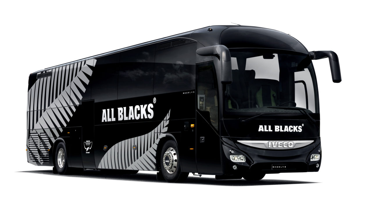 iveco-magelys-lounge-per-gli-all-blacks-foto-iveco-e1477530969435