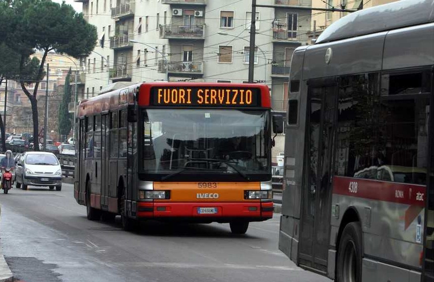 ROMA 30 NOVEMBRE 2007 SCIOPERO DEI TRASPORTI  A ROMA FOTO RAVAGLI/INFOPHOTO