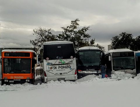 autobus di fonzo neve