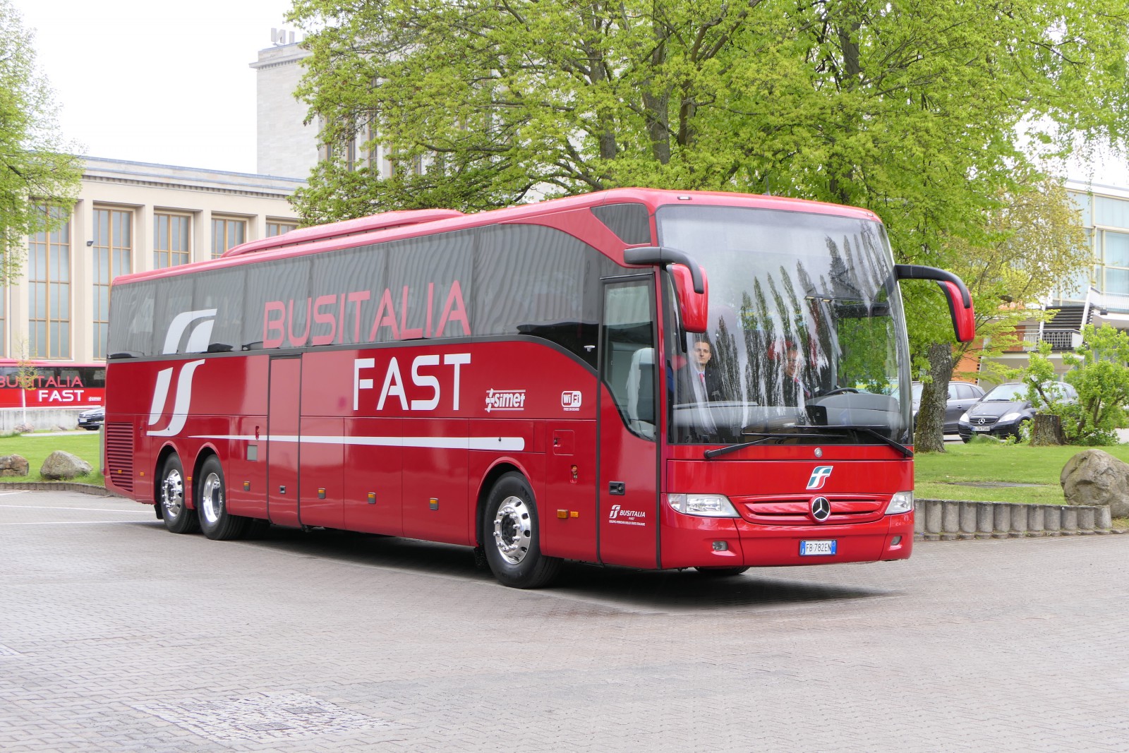 Busitalia Fast Simet, Fs sfida Flixbus con un piano industriale