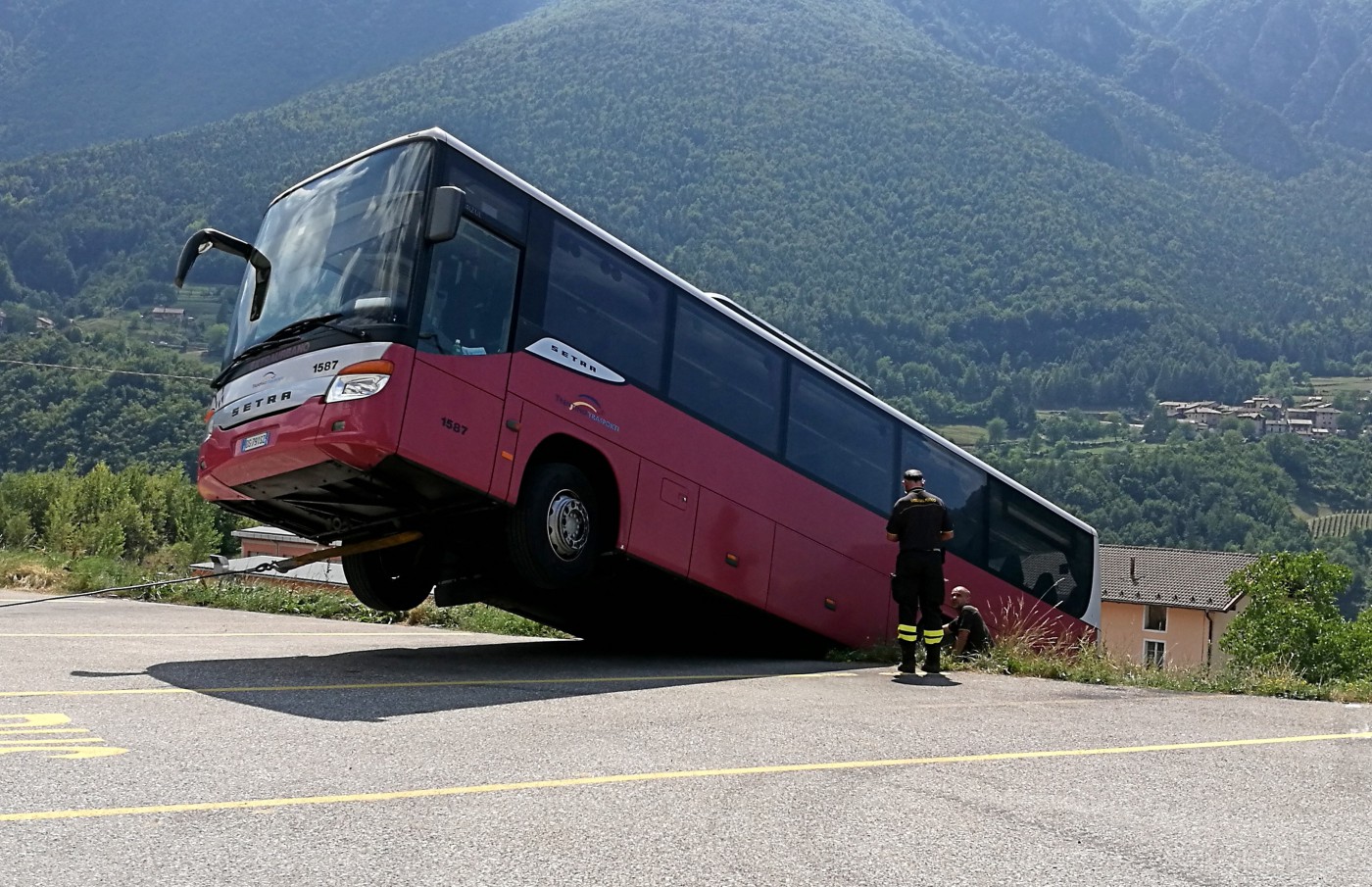 autobus incidente scarpata