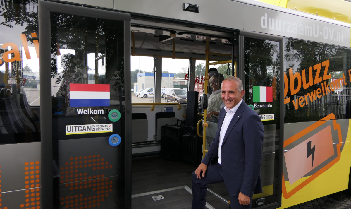 busitalia acquisisce qbuzz fs italiane player europeo del bus