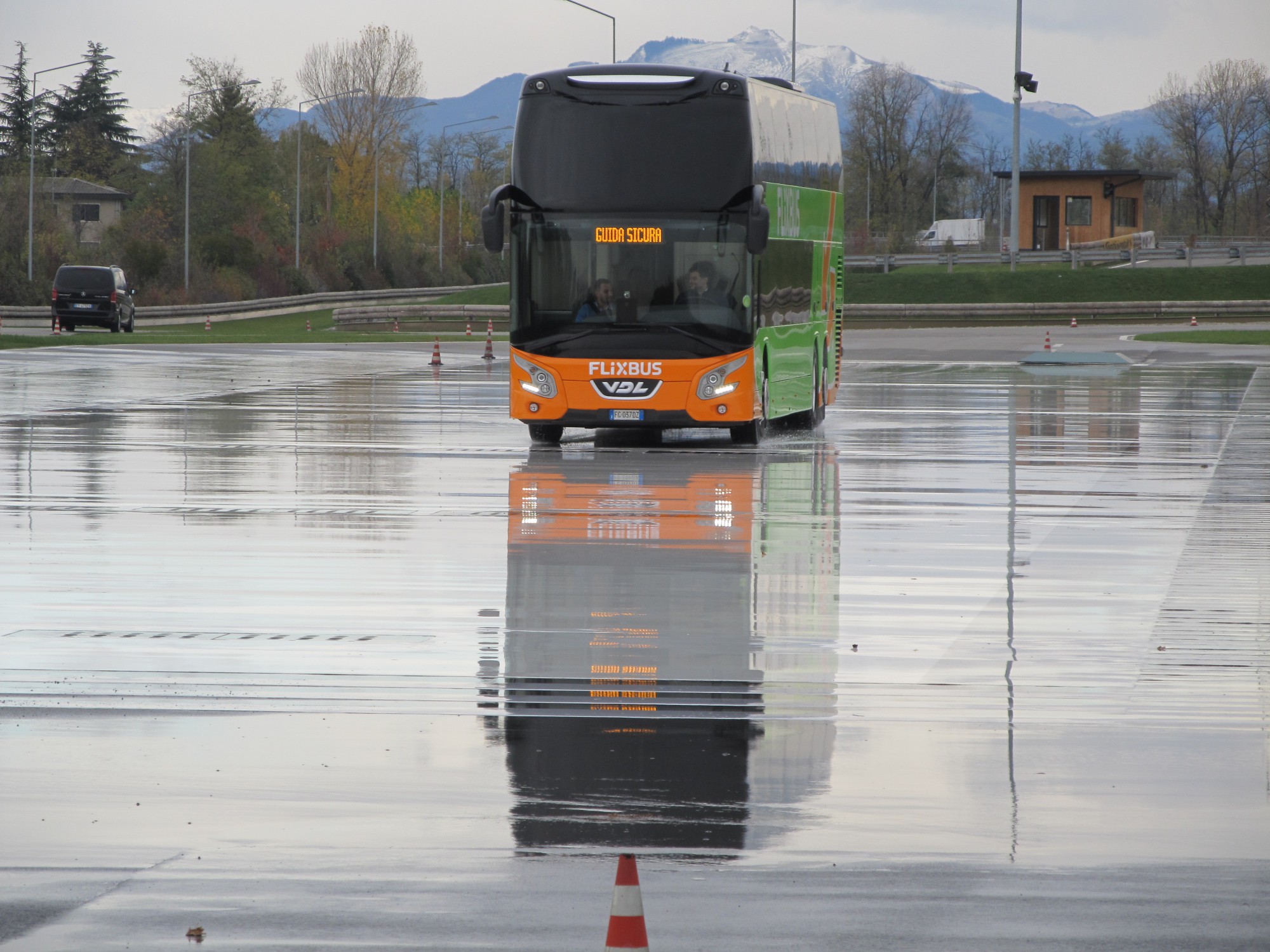 autobus flixbus guida sicura