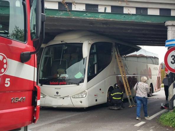 autobus incastrato