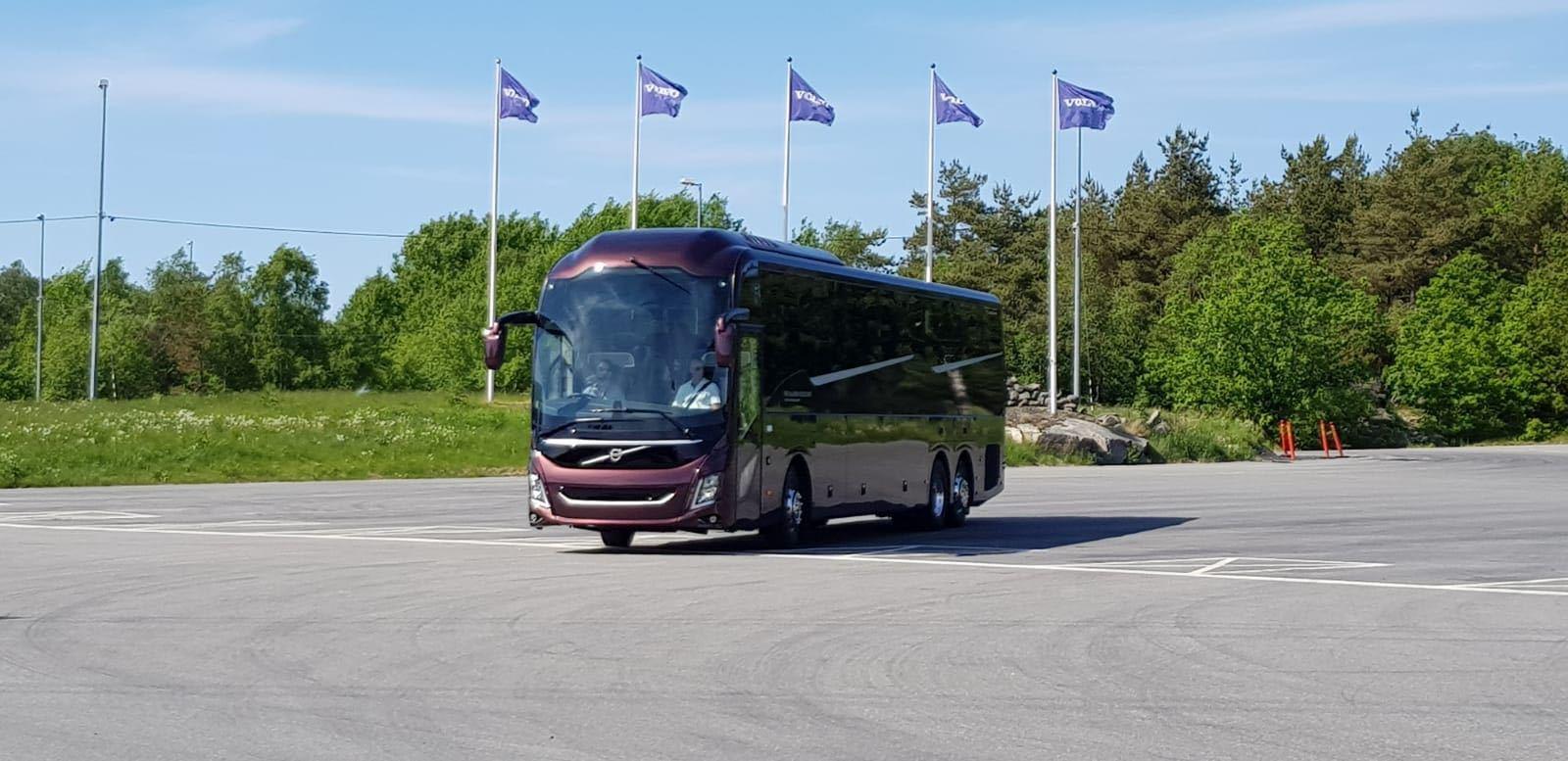 nuovo autobus volvo 9900