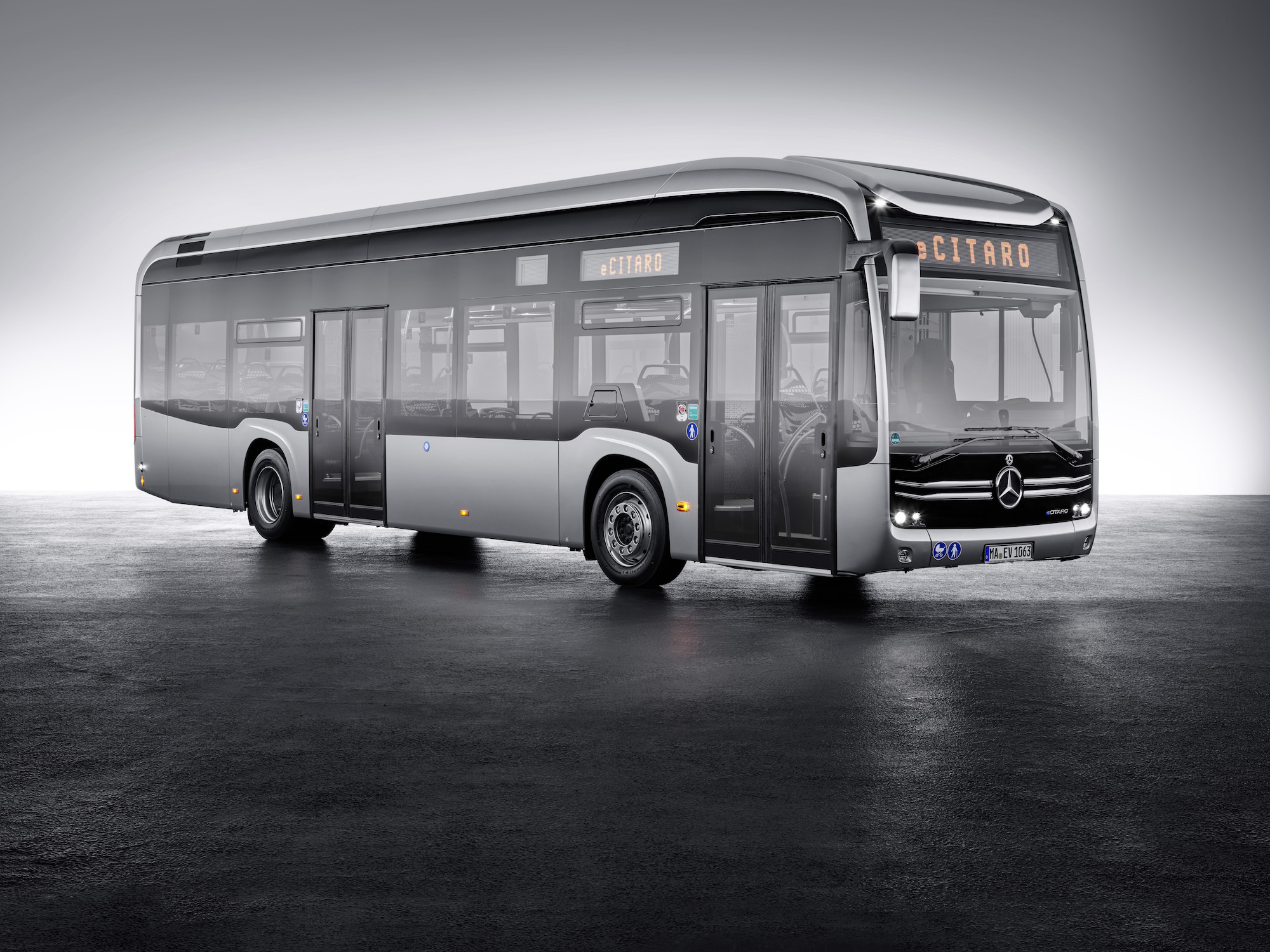 autobus elettrico mercedes eCitaro