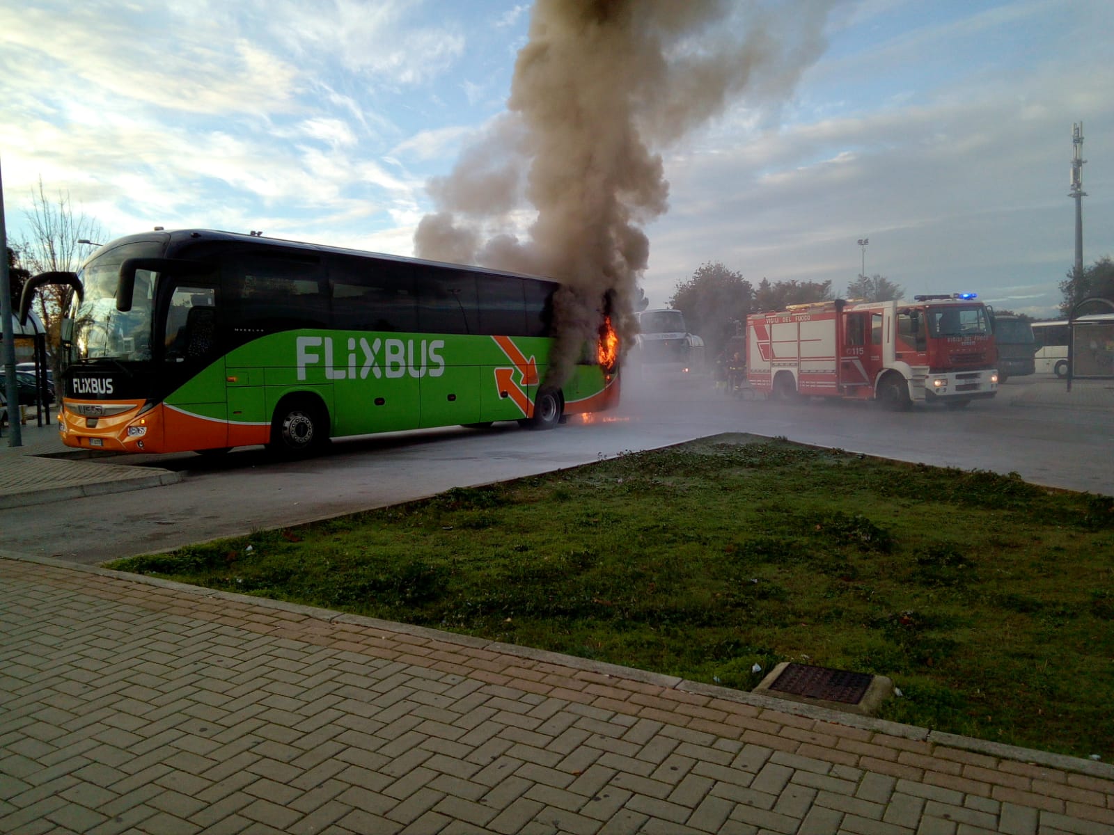 autobus a fuoco flixbus