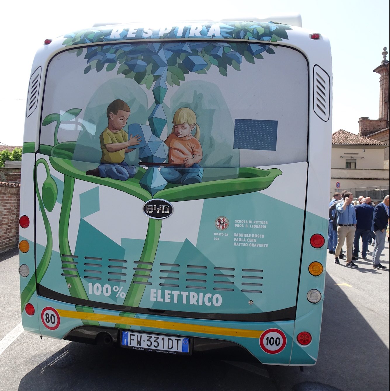 chiesa viaggi autobus elettrico