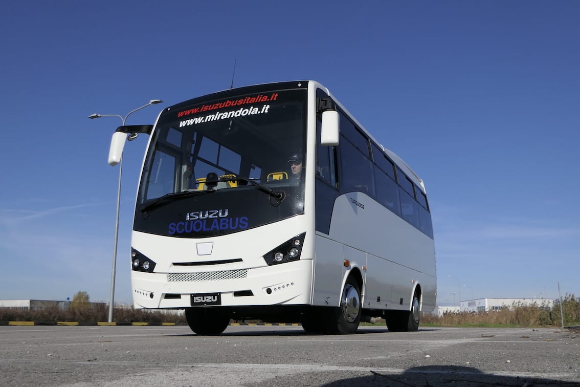 Isuzu Turquoise scuolabus