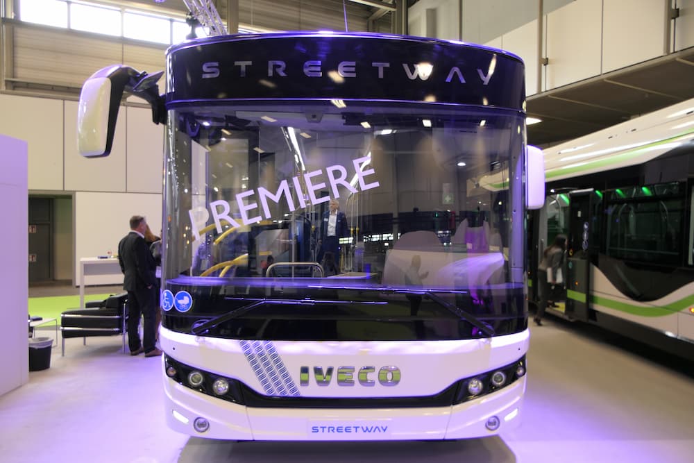 Iveco Streetway front Bus2Bus