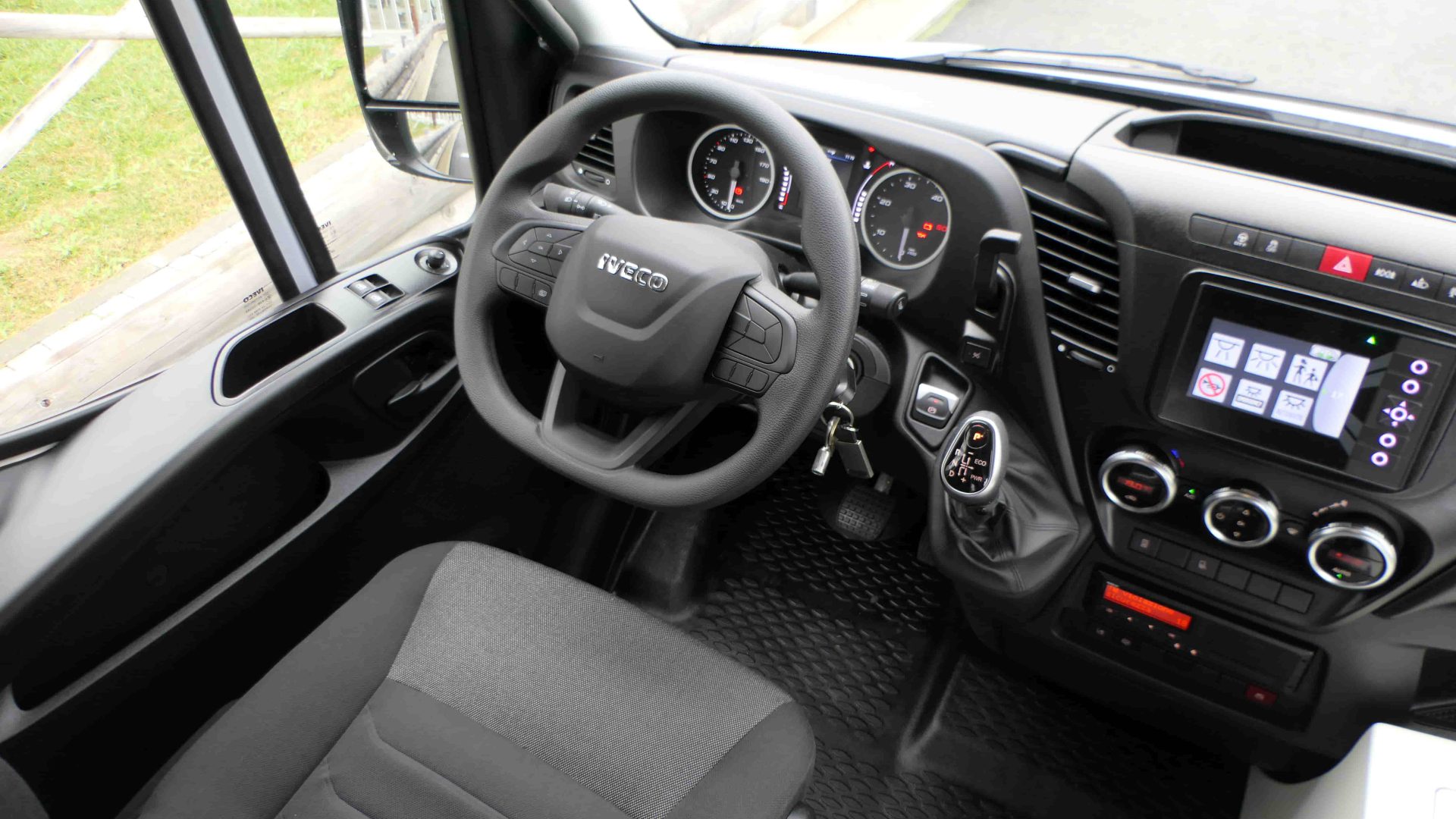 Iveco Daily Access Indcar cockpit