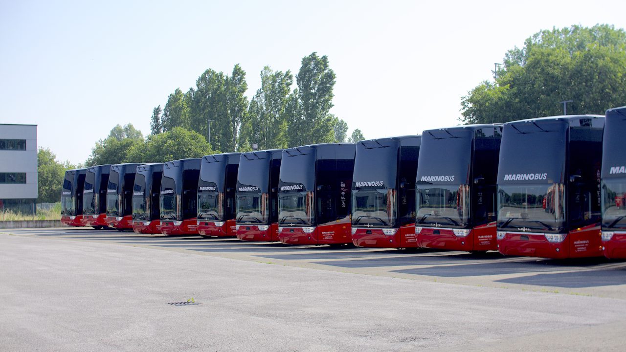 Venti Van Hool in consegna per MarinoBus il debutto dell'allestimento