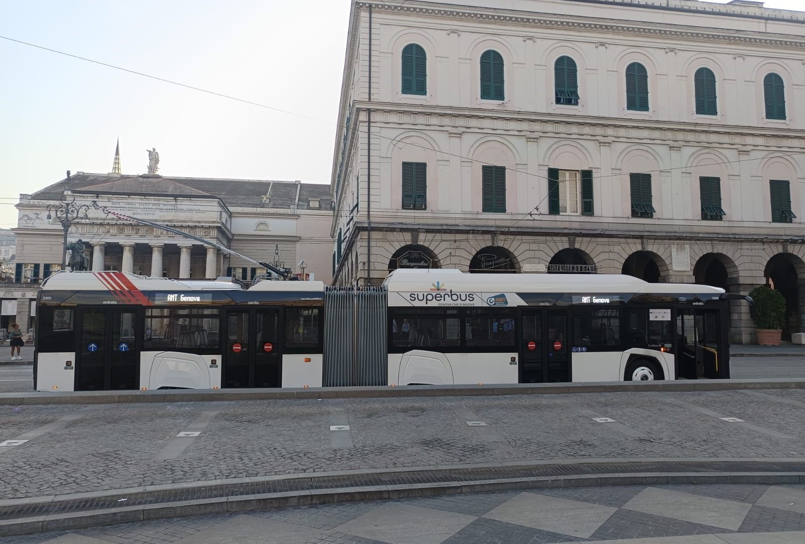 amt genova solaris trollino filobus