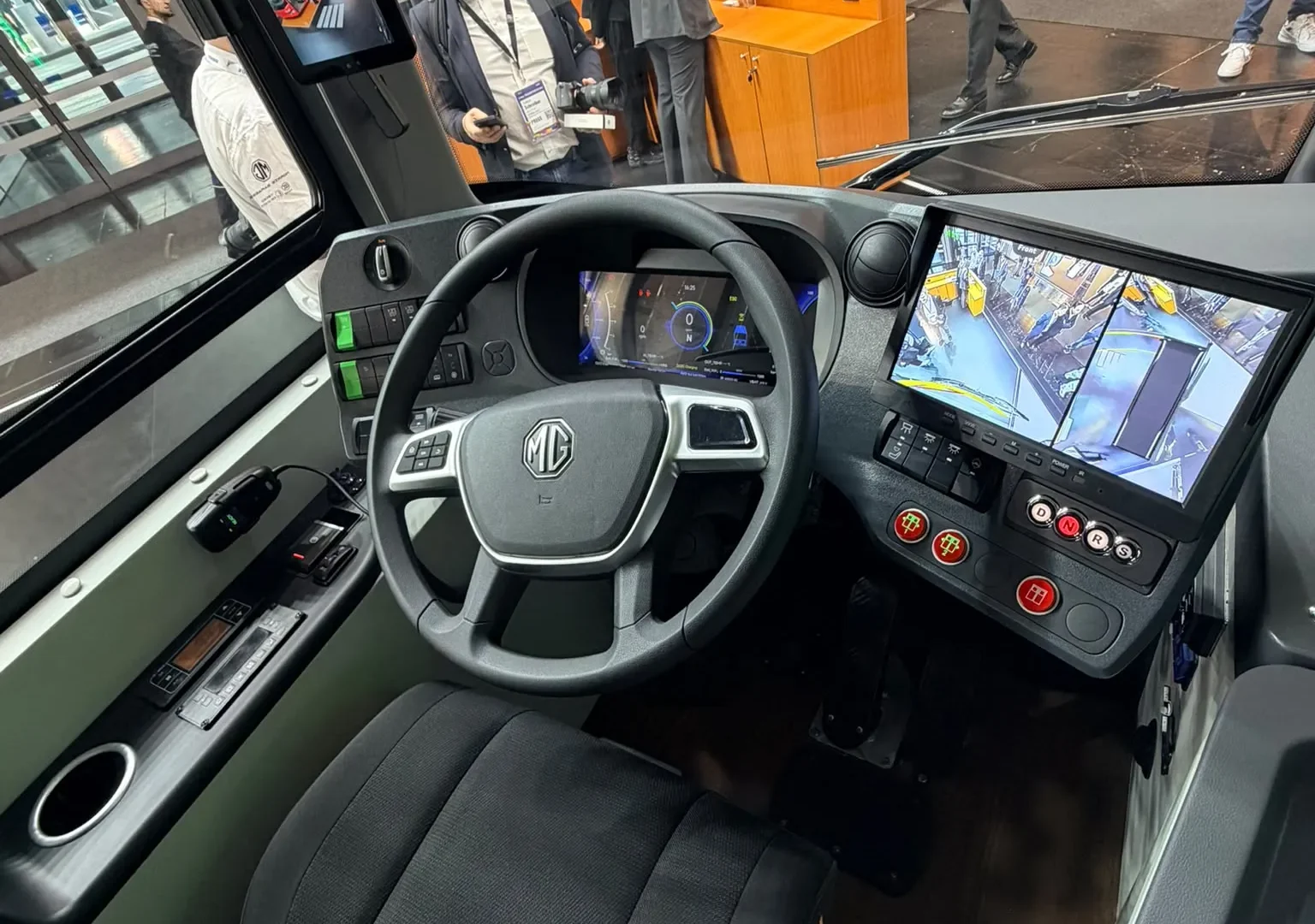cockpit mg iev12le