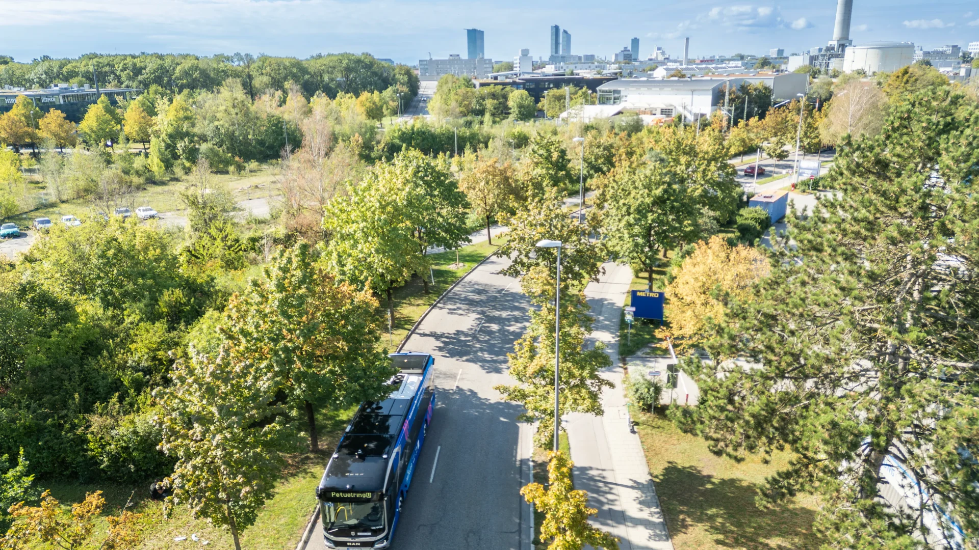 autobus driverless man